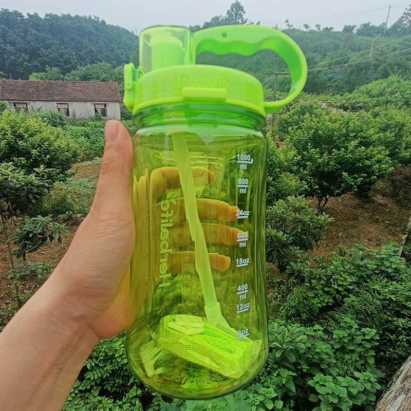 Botella de agua de plástico de - Nutrition And Fitness For Life reseña y precio